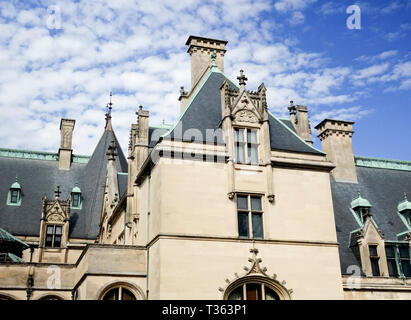 Biltmore House clocher, toit, fenêtres et boiseries featurers, Asheville, Caroline du Nord, États-Unis, 2017. Banque D'Images