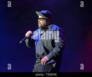 6 avril 2019 - Wilmington (Caroline du Nord), USA - rappeur Ice Cube fonctionne comme son 2019 fait un arrêt à la Caroline du Nord qui a eu lieu au Festival des azalées à Wilmington. Copyright 2019 Jason Moore. (Crédit Image : © Jason Moore/Zuma sur le fil) Banque D'Images