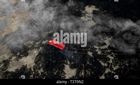 Camion de pompiers en feu de la photographie aérienne Banque D'Images