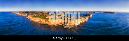 Bord du plateau continental australien à l'océan Pacifique dans la banlieue est de Sydney CBD et ville loin derrière le port de Sydney dans l'antenne large pa Banque D'Images