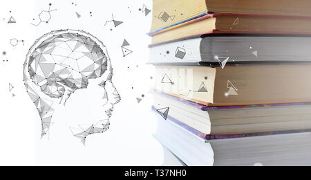 Pile de livres multicolores et des droits de l'homme tête avec cerveau. Vieux manuels empilés les uns sur les autres. La technologie de l'éducation en ligne concept. E-learning Banque D'Images