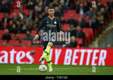 Londres, Royaume-Uni. 06 avr, 2019. Aymeric Laporte de Manchester City en action.L'unis en FA Cup, demi-finale, Manchester City v Brighton & Hove Albion au stade de Wembley à Londres le samedi 6 avril 2019. Cette image ne peut être utilisé qu'à des fins rédactionnelles. Usage éditorial uniquement, licence requise pour un usage commercial. Aucune utilisation de pari, de jeux ou d'un seul club/ligue/dvd publications . Crédit : Andrew Orchard la photographie de sport/Alamy Live News Banque D'Images