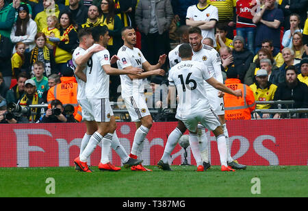 Londres, Royaume-Uni. Apr 7, 2019. Des Wolverhampton Wanderers Matt Doherty fête marquant son premier but et d'autre au cours de la FA Cup match demi-finale unis entre Watford et Wolverhampton Wanderers au Stade de Wembley, Londres, Royaume-Uni le 07 avril 2019.usage éditorial uniquement, licence requise pour un usage commercial. Aucune utilisation de pari, de jeux ou d'un seul club/ligue/player publication. Action Crédit : Foto Sport/Alamy Live News Banque D'Images