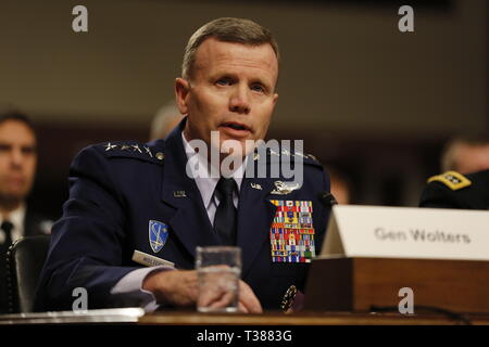 Washington, États-Unis d'Amérique. Apr 02, 2019. Tod général D. Wolters, United States Air Force, témoigne devant la Commission des forces armées du Sénat pour la nomination dans le grade de général et d'être commandant, United States European Command et commandant suprême des forces alliées en Europe, à Washington, DC, le 2 avril 2019. Crédit : Martin H. Simon/CNP Crédit dans le monde entier | conditions : dpa/Alamy Live News Banque D'Images