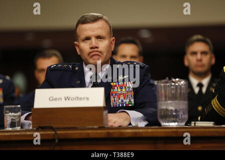 Washington, District de Columbia, Etats-Unis. 2ème apr 2019. Tod général D. Wolters, United States Air Force, témoigne devant la Commission des forces armées du Sénat pour la nomination dans le grade de général et d'être commandant, United States European Command et commandant suprême des forces alliées en Europe, à Washington, DC, le 2 avril 2019 Crédit : Martin H. Simon/CNP/ZUMA/Alamy Fil Live News Banque D'Images