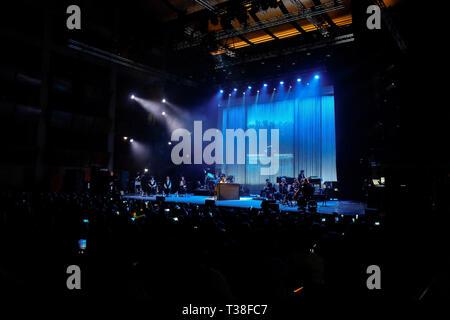 Torino, Italie. 06 avr, 2019. Le frioulan Elisa auteur-compositeur sur la scène de l'Auditorium Giovanni Agnelli de Turin en Italie, avec sa nouvelle tournée 'Diari Aperti' . Crédit : Bruno Brizzi/Pacific Press/Alamy Live News Banque D'Images