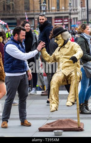 Artiste de rue, Trafalgar Square, Londres, Samedi, Mars 23, 2019.Photo : David Rowland / One-Image.com Banque D'Images