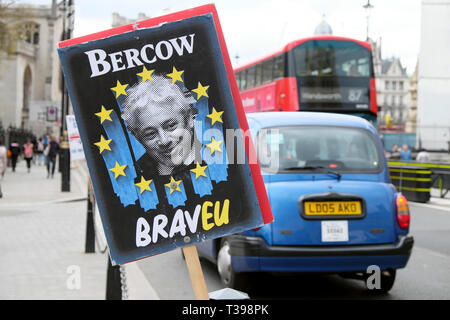 John Bercow pro affiches à l'extérieur de l'UE Brexit Chambres du Parlement à Westminster, London England UK 4 avril 2019 KATHY DEWITT Banque D'Images