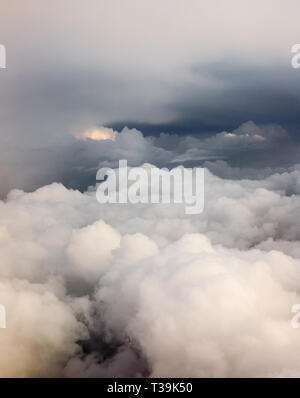 Orage du dessus avec une couverture de nuages Banque D'Images