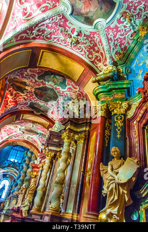 POZNAN, POL - NOV 27, 2018 : Intérieur de Fara, Basilique Sainte-Marie à Poznan, Pologne Banque D'Images