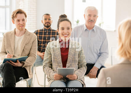 L'écoute à l'enseignant Banque D'Images