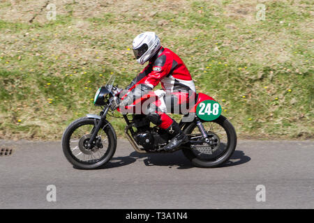 Chorley, Lancashire, Royaume-Uni. Avril, 2019. Hoghton Tower Sprint Moto 43e événement. Rider Banque D'Images