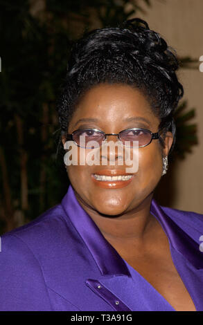 LOS ANGELES, CA. 28 juin 2001 : l'actrice Loretta Devine à la 28e Gala annuel des Prix Vision, à Beverly Hills. © Paul Smith/Featureflash Banque D'Images