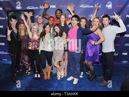 American Idol, les 13 finalistes arrivant à American Idol 2012 13 finalistes au Grove de Los Angeles. Colton Dixon, DeAndre Brackensick, Elise Testone. Erika Van Pelt, Heejun Han, Hollie Cavanagh, Jeremy Rosado, Jermaine Jones, Jessica Sanchez, Joshua Ledet, Bénabar, Shannon Magrane Skylar, LaineAmerican Idol, le  13 finalistes 11 Événement dans la vie d'Hollywood, Californie - Red Carpet Event, USA, Cinéma, Célébrités, photographie, Bestof, Arts, Culture et divertissement, Célébrités, Mode Topix Meilleur de Hollywood, la vie, événement dans la vie d'Hollywood - Cali Banque D'Images