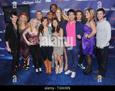 American Idol, les 13 finalistes arrivant à American Idol 2012 13 finalistes au Grove de Los Angeles. Colton Dixon, DeAndre Brackensick, Elise Testone. Erika Van Pelt, Heejun Han, Hollie Cavanagh, Jeremy Rosado, Jermaine Jones, Jessica Sanchez, Joshua Ledet, Bénabar, Shannon Magrane Skylar, LaineAmerican Idol, le  13 finalistes 13 Événement dans la vie d'Hollywood, Californie - Red Carpet Event, USA, Cinéma, Célébrités, photographie, Bestof, Arts, Culture et divertissement, Célébrités, Mode Topix Meilleur de Hollywood, la vie, événement dans la vie d'Hollywood - Cali Banque D'Images