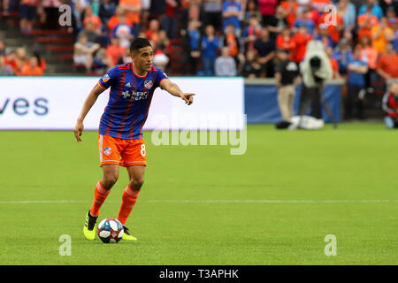 Cincinnati, Ohio, USA. Apr 7, 2019. Le FC Cincinnati Victor Ulloa lors d'un match de soccer MLS FC entre Cincinnati et Sporting Kansas City à Nippert Stadium à Cincinnati, Ohio. Kevin Schultz/CSM/Alamy Live News Banque D'Images