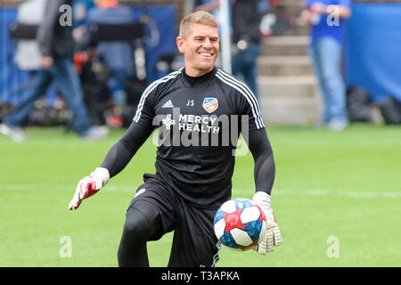 Cincinnati, Ohio, USA. Apr 7, 2019. Cincinnati FC entraîneur gardien Jack Stern est tout sourire devant un match de foot entre FC MLS Cincinnati et Sporting Kansas City à Nippert Stadium à Cincinnati, Ohio. Kevin Schultz/CSM/Alamy Live News Banque D'Images