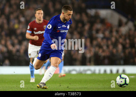 Londres, Royaume-Uni. 8Th apr 2019. Eden Hazard de Chelsea en action. Premier League, Chelsea v West Ham United à Stamford Bridge à Londres le lundi 8 avril 2019. Cette image ne peut être utilisé qu'à des fins rédactionnelles. Usage éditorial uniquement, licence requise pour un usage commercial. Aucune utilisation de pari, de jeux ou d'un seul club/ligue/dvd publications. pic par Steffan Bowen Crédit : Andrew Orchard la photographie de sport/Alamy Live News Banque D'Images