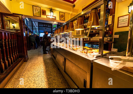 L'Étoile du matin un pub, un restaurant, un pub populaire course de chevaux à l'entrée de Pottinger, Belfast, en Irlande du Nord Banque D'Images