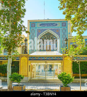 Téhéran, Iran - 25 octobre 2017 : l'entrée de Malek, musée et bibliothèque, situé dans un hôtel particulier de perse à Bagh-e Melli centre culturel, sur Banque D'Images