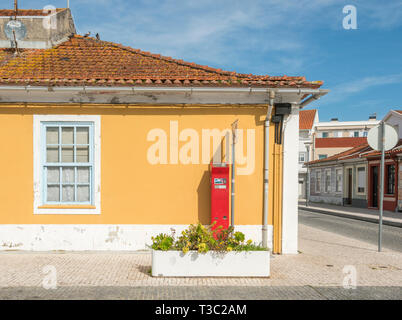 Ses rues colorées d'Aveiro sur la côte atlantique du Portugal Banque D'Images