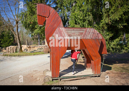 Petit cheval de Troie réplique sur le Zoo de Ljubljana Banque D'Images