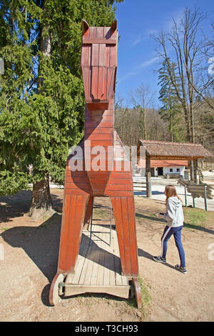 Petit cheval de Troie réplique sur le Zoo de Ljubljana Banque D'Images