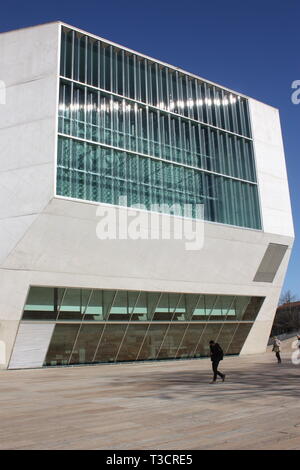 La Casa da Musica conçu par Rem Koolhaas à Porto, Portugal Banque D'Images