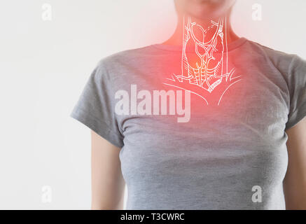 La gorge des femmes avec l'infection de grippe / douleur en surbrillance Banque D'Images