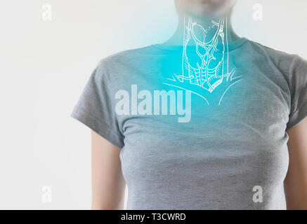 La gorge des femmes avec l'infection de grippe / douleur en surbrillance Banque D'Images