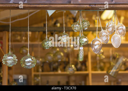 Boules De Noël Décoratives Dans Un Bol De Cristal Laccent