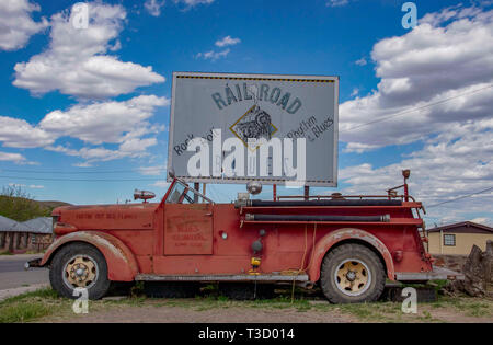 Vintage fire trcuck sur l'affichage de Alpine, Texas, comme une attraction touristique. Banque D'Images