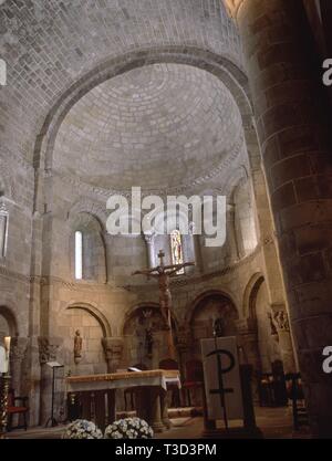 Intérieur - IGLESIA COLEGIAL ROMANICA - S XII. Emplacement : COLEGIATA DE SAN MARTÍN DE ELINES. VALDERREDIBLE. L'ESPAGNE. Banque D'Images