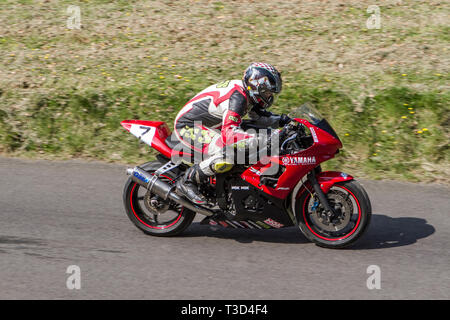 Chorley, Lancashire, Royaume-Uni. 7 avril, 2019. Hoghton Tower 43ème Sprint Moto. Rider 7 Ben Fitzpatrick de Rochdale équitation 600cc 2003 Yamaha R6. Banque D'Images