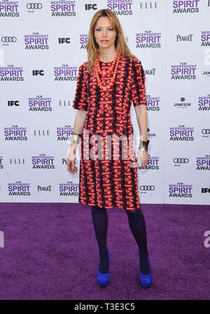 Sienna Guillory arrivant à la 27e annual Film Independent Spirit Awards 2012 à la plage de Santa Monica à Los Angeles.Sienna Guillory  243 cas à Hollywood Life - Californie, Red Carpet Event, USA, Cinéma, Célébrités, photographie, Bestof, Arts, Culture et divertissement, Célébrités, Mode Topix Meilleur de Hollywood, la vie, événement dans la vie d'Hollywood, Californie - Tapis rouge et en backstage, cinéma, télévision, célébrités, célébrités de la musique, Topix Bestof, Arts, Culture et divertissement, vertical, une seule personne, la photographie, la mode, pleine longueur, enquête 2012 tsuni@Gamma-USA.com , Cr Banque D'Images