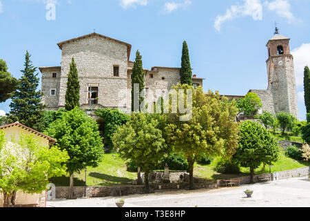 Greccio, Italie. La très petite ville médiévale dans la région du Lazio, célèbre pour le sanctuaire catholique de Saint François Banque D'Images