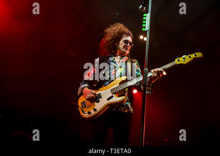 Bologne, Italie. Le 08 Avr, 2019. Arrive en Italie pour deux dates de Glenn Hughes, l'ancien bassiste et chanteur de Deep Purple, connu par des millions de fans comme 'Voix de Rock', sera à l'Estragon à Bologne le lundi 8 avril, puis à l'Alcatraz de Milan le 10 avril avec ses 'Classic' Live Deep Purple World Tour. Credit : Luigi Rizzo/Pacific Press/Alamy Live News Banque D'Images