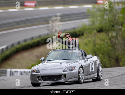 Birmingham, Alabama, USA. Apr 7, 2019. Force de volonté (12) de l'Australie salue la foule avant le Honda Indy Grand Prix de l'Alabama à Barber Motorsports Park à Birmingham, Alabama. (Crédit Image : © Walter G Arce Sr Asp Inc/ASP) Banque D'Images