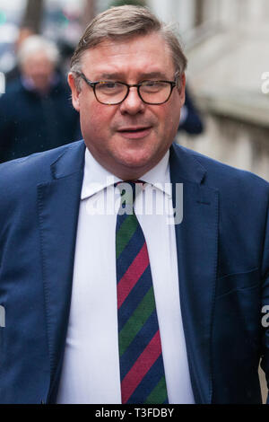 Londres, Royaume-Uni. 9 avril 2019. Mark Francois MP, vice-président du groupe de recherche européen (GRE), arrive à prendre la parole lors d'une 'Pas de retard, pas de capitulation - NO DEAL' rassemblement à Westminster organisée par le pro-Brexit Groupe de Bruges. Andrew Bridgen, député conservateur d'North West Leicestershire, et Anne Marie Morris, député conservateur de Newton Abbot, a également pris la parole à l'événement. Credit : Mark Kerrison/Alamy Live News Banque D'Images