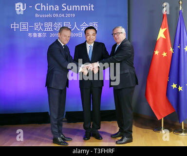Bruxelles, Belgique. Apr 9, 2019. Le Premier ministre chinois Li Keqiang (C), le président du Conseil européen, Donald Tusk (L) et le président de la Commission européenne, Jean-Claude Juncker président conjointement le 21e sommet Chine-UE à Bruxelles, Belgique, 9 avril 2019. Credit : Liu Weibing/Xinhua/Alamy Live News Banque D'Images
