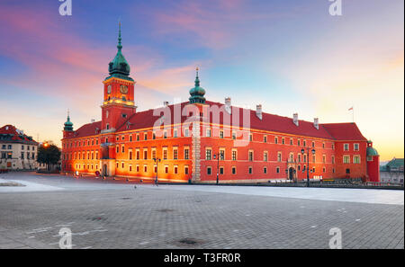 Château Royal et colonne Sigismond à Varsovie en un jour d'été, Pologne Banque D'Images