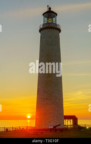 Lever du soleil dans le Cap-des-Rosiers phare, Gaspésie, Québec, Canada Banque D'Images