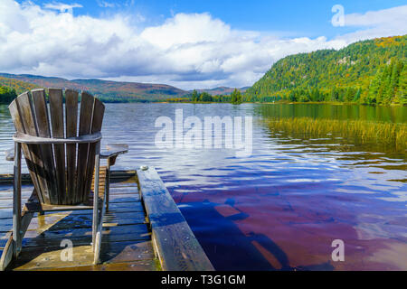 Vue sur le lac Monroe, dans le Parc National du Mont-Tremblant, Québec, Canada Banque D'Images