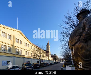 Krems an der Donau : Justizanstalt Stein (prison), statues en face de cartoon museum (Karikaturmuseum ) à Wachau, Niederösterreich, Autriche, Aust Banque D'Images