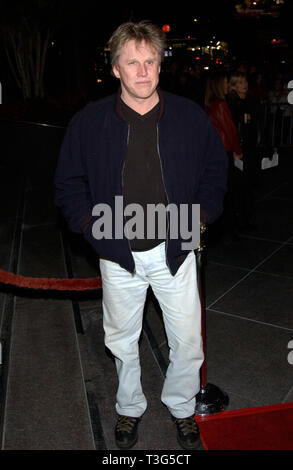 LOS ANGELES, CA. Février 07, 2002 : l'Acteur GARY BUSEY au Los Angeles première de John Q. © Paul Smith/Featureflash Banque D'Images