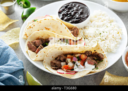 Variété d'aliments de rue mexicain Banque D'Images