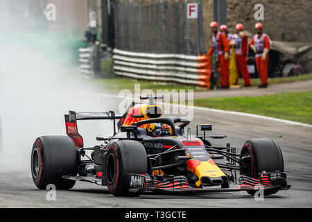 Monza/Italie - le moteur Renault dans # 3 Daniel Ricciardo's Red Bull explose durant le Grand Prix d'Italie Banque D'Images