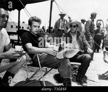 Année : 1956 géant USA Réalisateur : George Stevens James Dean sur le tournage Banque D'Images