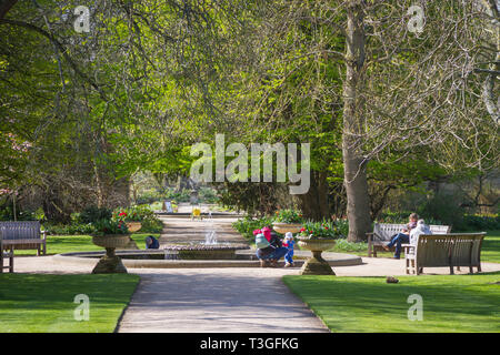 Le Jardin botanique d'Oxford au début du printemps Banque D'Images