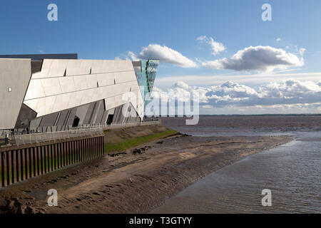 La profonde à Kingston-upon-Hull en Angleterre. Le Riverside aquarium public a été conçu par Terry Farrell et partenaires. Banque D'Images